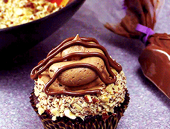 Make A Cupcake And We'll Tell You Where You'll Meet Your Soulmate! Take this yummy quiz and find out today!