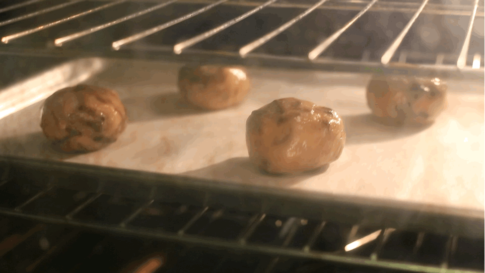 Who says a vegan diet has to be boring? Take this quiz to find out which fun vegan recipe you should make tonight!