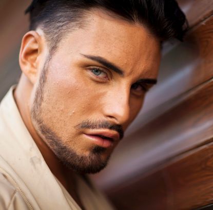 The man bun is the latest trend ( maybe fad?) for fashion forward men, but is it something you should try? Is this look for you? Take the quiz to find out if you should get a man bun or not!