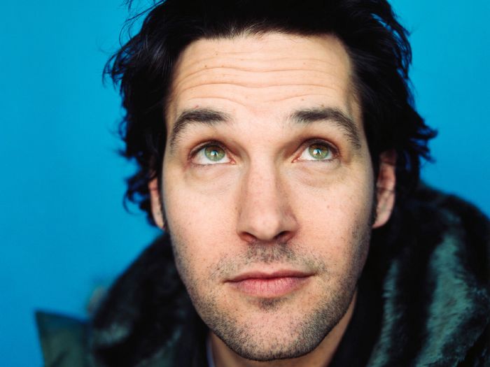 Some Celebrities don't seem to age... So they're obviously Vampires! Find out if you can guess which celebrity picture is 10 years older or 10 years younger today!
