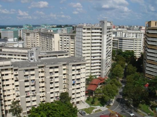 Do you live in Hong Kong or Singapore? Maybe you're thinking about visiting or moving to Asia? Find out which of these two cities suits you best.