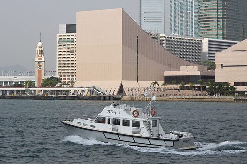 Do you live in Hong Kong or Singapore? Maybe you're thinking about visiting or moving to Asia? Find out which of these two cities suits you best.