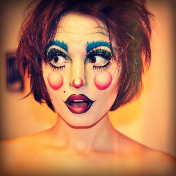 Ever wonder which celebrity your make-up look most resembles? Take the quiz to find out!