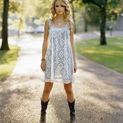 The legendary T-Swizzle, winner of 224 awards (and counting!), is not only talented, beautiful, and stylish - she also has a SQUAD of high-powered, beautiful, talented people, who hang out with her all the time, just being all fabulous and good-looking and stuff. Don’t you want to be one of those people?