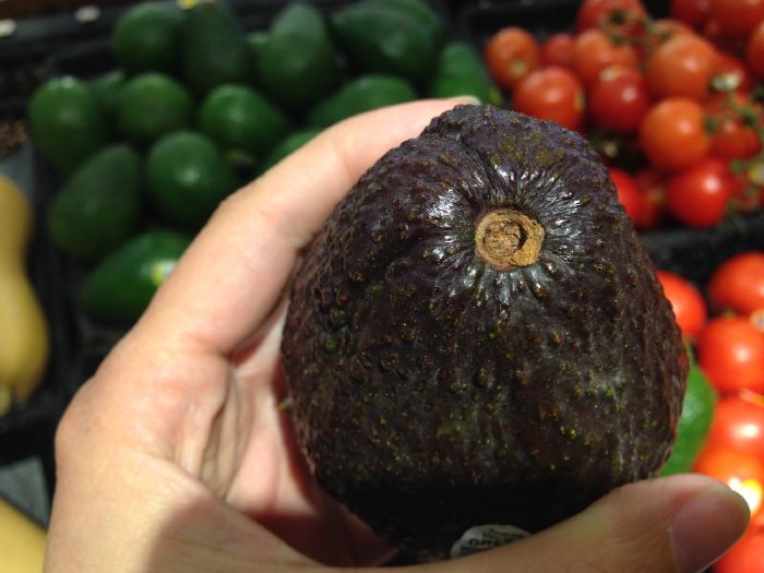 One of the most frustrating things in life is when you think you buy a good avocado. You bring it home and open it up to find that it's actually rock hard or mush, brown and rotten. What a disappointment. Test your avocado picking skills here!